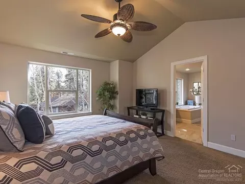 61186 Kepler St, Bend, OR 97702 photo 17