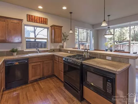 61186 Kepler St, Bend, OR 97702 photo 10