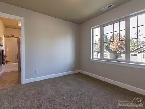 61186 Kepler St, Bend, OR 97702 photo 20