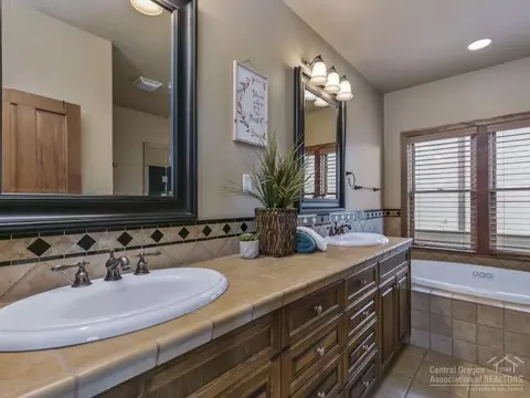 19321 Brookside Way, Bend, OR 97702 photo 15