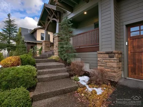 19321 Brookside Way, Bend, OR 97702 photo 2