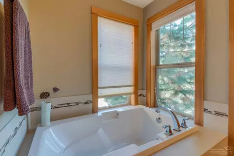 2368 NW 6th St, Bend, OR 97703 photo 12