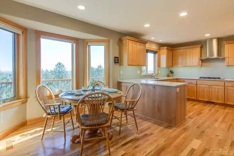 2368 NW 6th St, Bend, OR 97703 photo 5