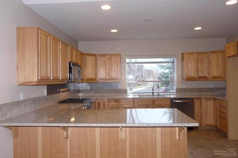 63450 Ledgestone Ct, Bend, OR 97701 photo 6