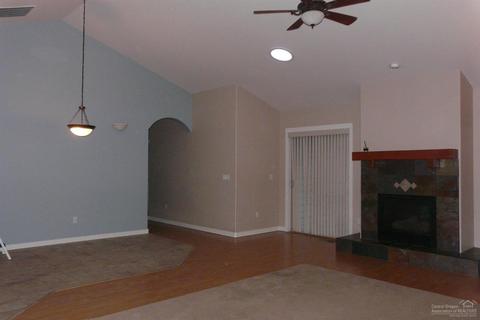 63450 Ledgestone Ct, Bend, OR 97701 photo 4