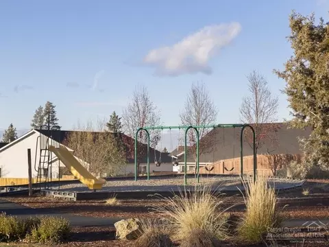 20540 Avro Pl, Bend, OR 97701 photo 10