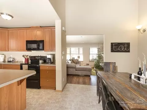 20540 Avro Pl, Bend, OR 97701 photo 3