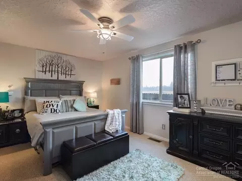 20526 Prospector Loop, Bend, OR 97702 photo 12
