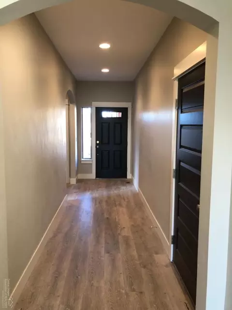 2379 NE Jackson Ave, Bend, OR 97701 photo 3