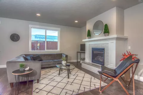 1240 NE Hoover Loop, Bend, OR 97701 photo 18