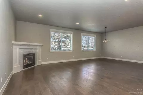1294 NE Hoover Loop, Bend, OR 97701 photo 10