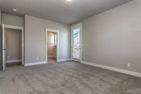 1294 NE Hoover Loop, Bend, OR 97701 photo 13