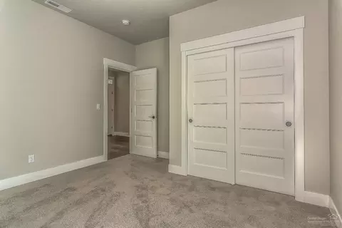 1294 NE Hoover Loop, Bend, OR 97701 photo 5