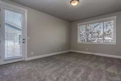 1294 NE Hoover Loop, Bend, OR 97701 photo 12