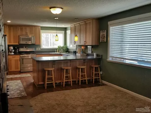 63237 Cimarron Dr, Bend, OR 97701 photo 5