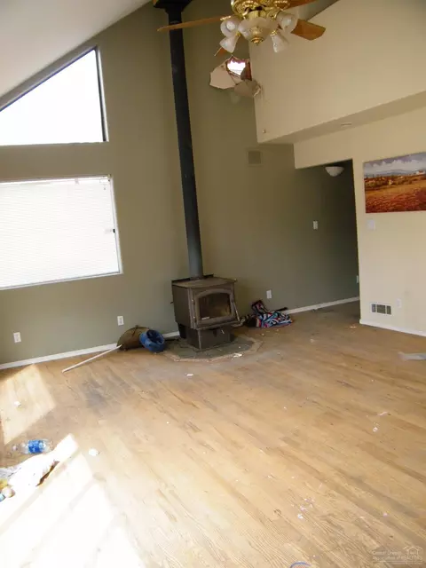 17520 Cascade Estates Dr, Bend, OR 97703 photo 2