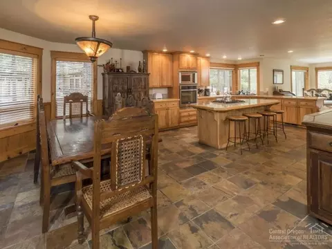 17713 Quelah Ln, Sunriver, OR 97707 photo 6