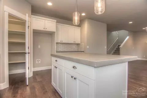 1312 NE Hoover Loop, Bend, OR 97701 photo 14