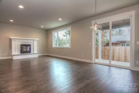 1312 NE Hoover Loop, Bend, OR 97701 photo 12
