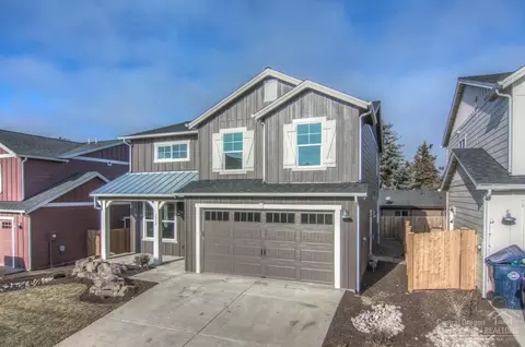 1312 NE Hoover Loop, Bend, OR 97701 photo 3