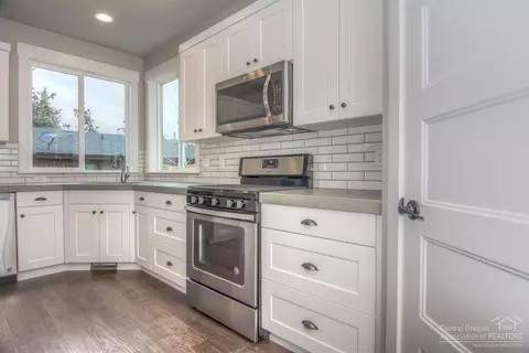 1312 NE Hoover Loop, Bend, OR 97701 photo 16