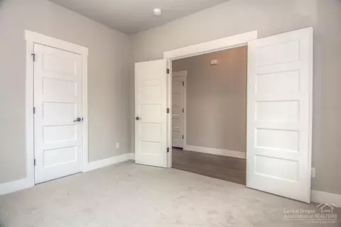 1312 NE Hoover Loop, Bend, OR 97701 photo 6