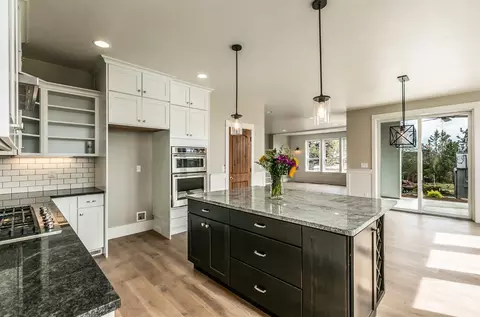 65045 92nd St, Bend, OR 97703 photo 6