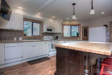 19685 Baker Rd, Bend, OR 97702 photo 9