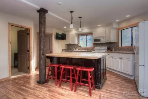 19685 Baker Rd, Bend, OR 97702 photo 8