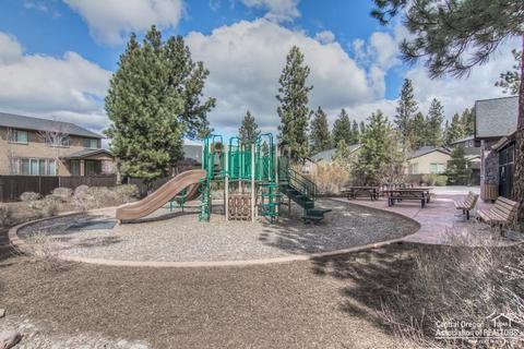 60448 Hedgewood Ln, Bend, OR 97702 photo 24