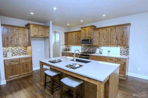 60448 Hedgewood Ln, Bend, OR 97702 photo 9
