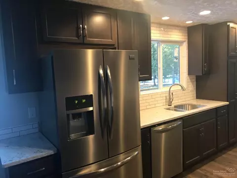 52442 Westley Loop, La Pine, OR 97739 photo 10