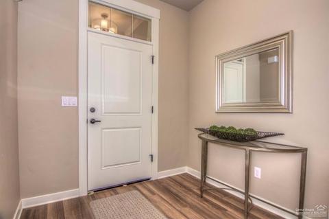 60447 Hedgewood Ln, Bend, OR 97702 photo 3