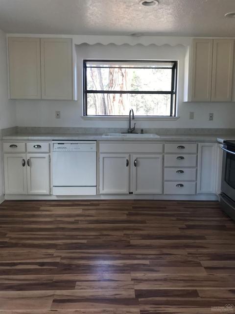 67166 Harrington Loop Rd, Bend, OR 97703 photo 8