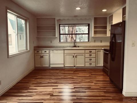 67166 Harrington Loop Rd, Bend, OR 97703 photo 5