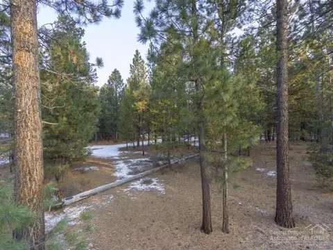 15764 Shellie Ln, La Pine, OR 97739 photo 5