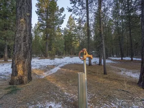 15764 Shellie Ln, La Pine, OR 97739 photo 23