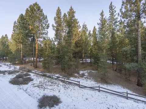 15764 Shellie Ln, La Pine, OR 97739 photo 3