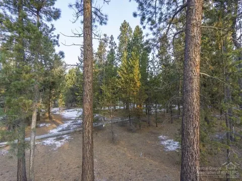 15764 Shellie Ln, La Pine, OR 97739 photo 6