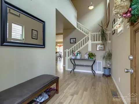 62020 Quail Run Pl, Bend, OR 97701 photo 2