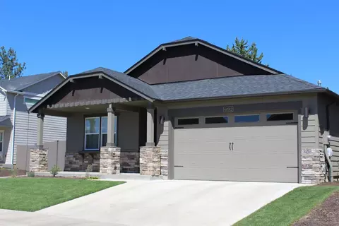 1966 NE Cliff Dr, Bend, OR 97701 photo 1