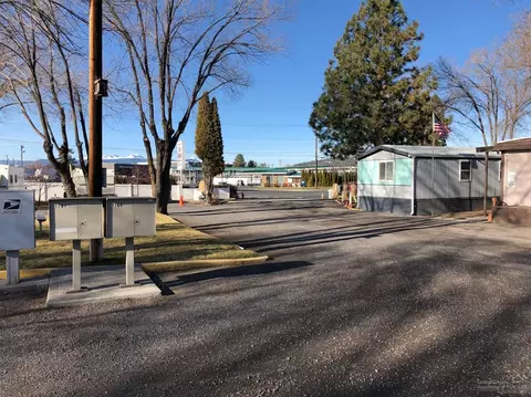 305 NE Burnside Ave, Bend, OR 97701 photo 9