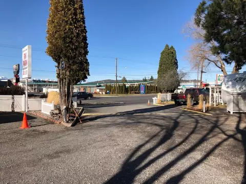 305 NE Burnside Ave, Bend, OR 97701 photo 11