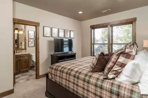 56942 Dancing Rock Loop, Bend, OR 97707 photo 13