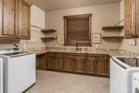 56942 Dancing Rock Loop, Bend, OR 97707 photo 21