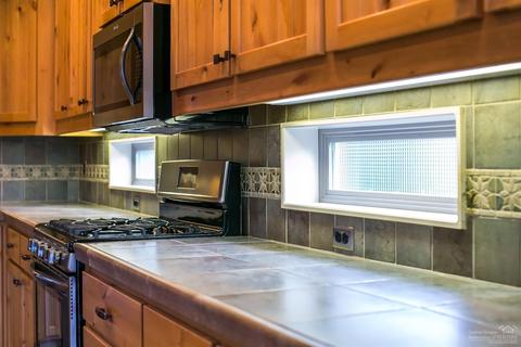 60892 Oasis Pl, Bend, OR 97702 photo 9