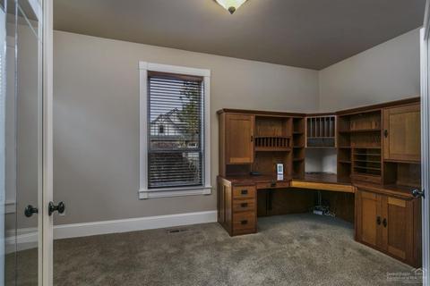 60892 Oasis Pl, Bend, OR 97702 photo 4