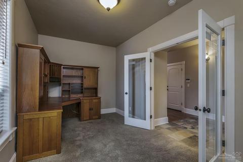 60892 Oasis Pl, Bend, OR 97702 photo 3