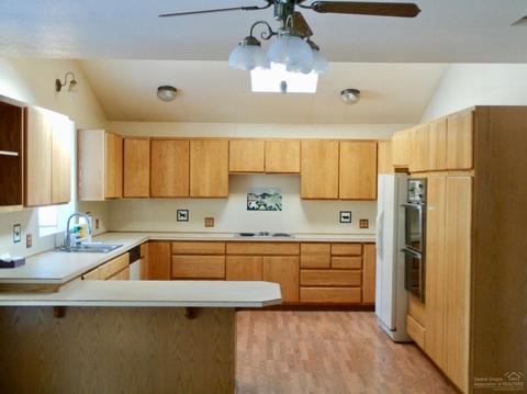 67200 Harrington Loop, Bend, OR 97703 photo 16