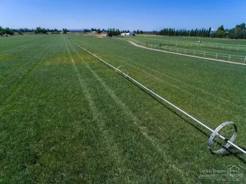 66265 White Rock Loop, Bend, OR 97701 photo 3